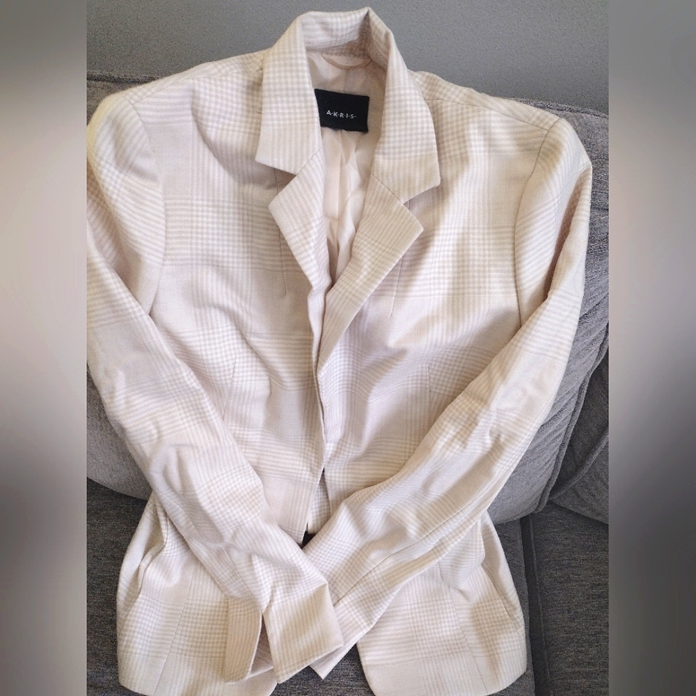 Akris 100% wool Woman's Suit Jacket - Cream/Plaid size 4